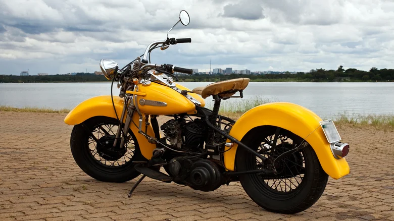 5 ANTIQUE HARLEY-DAVIDSONS